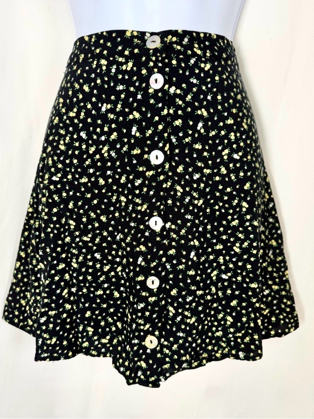 Y2K H&M Black Floral Button Front Mini Skirt Size 4 Cottagecore Coquette Viscose